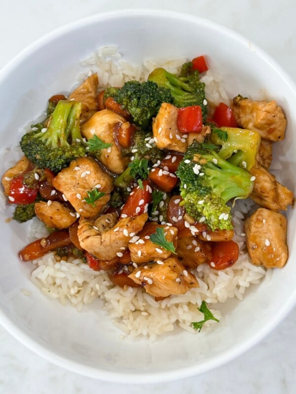 easy and flavorful chicken and vegetable stir fry