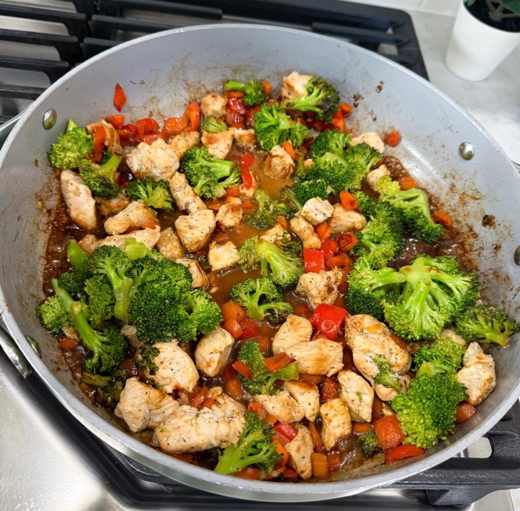 easy and flavorful chicken and vegetable stir fry