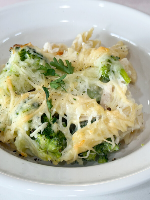 Dump and go garlic chicken pasta casserole