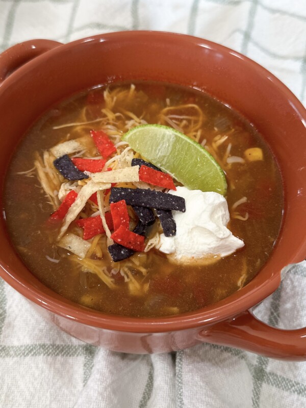 Slow cooker chicken tortilla soup