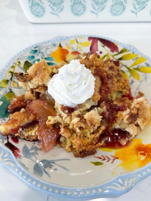 apple cranberry christmas dump cake