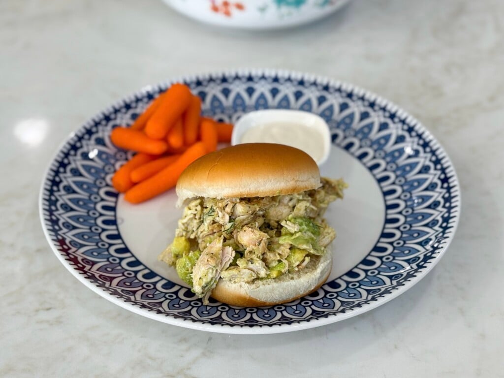 easy avocado ranch chicken sandwich