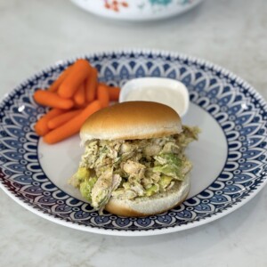 easy avocado ranch chicken sandwich